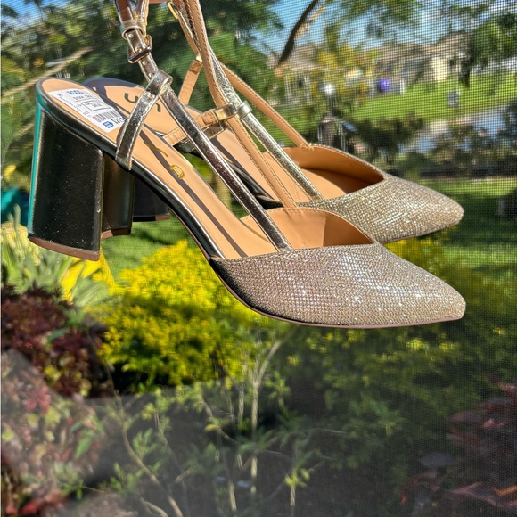 New Unisa, gold shiny, sparkling, sling back high heels, sandals, size 11 - Picture 2 of 9